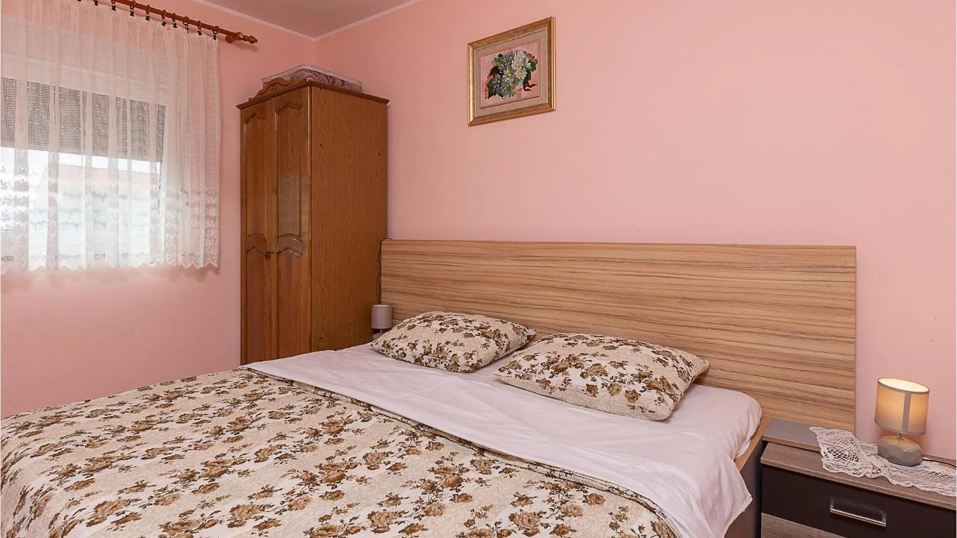 1 Bedroom Nice Apartment In Betiga Barbariga 0*,  Croacia